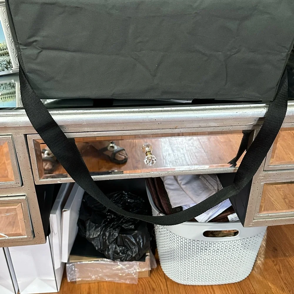 Coach - Picture 7 of 9